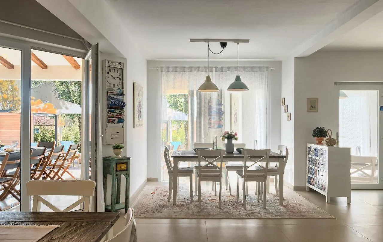 Villa 1521 Žminj 0*,